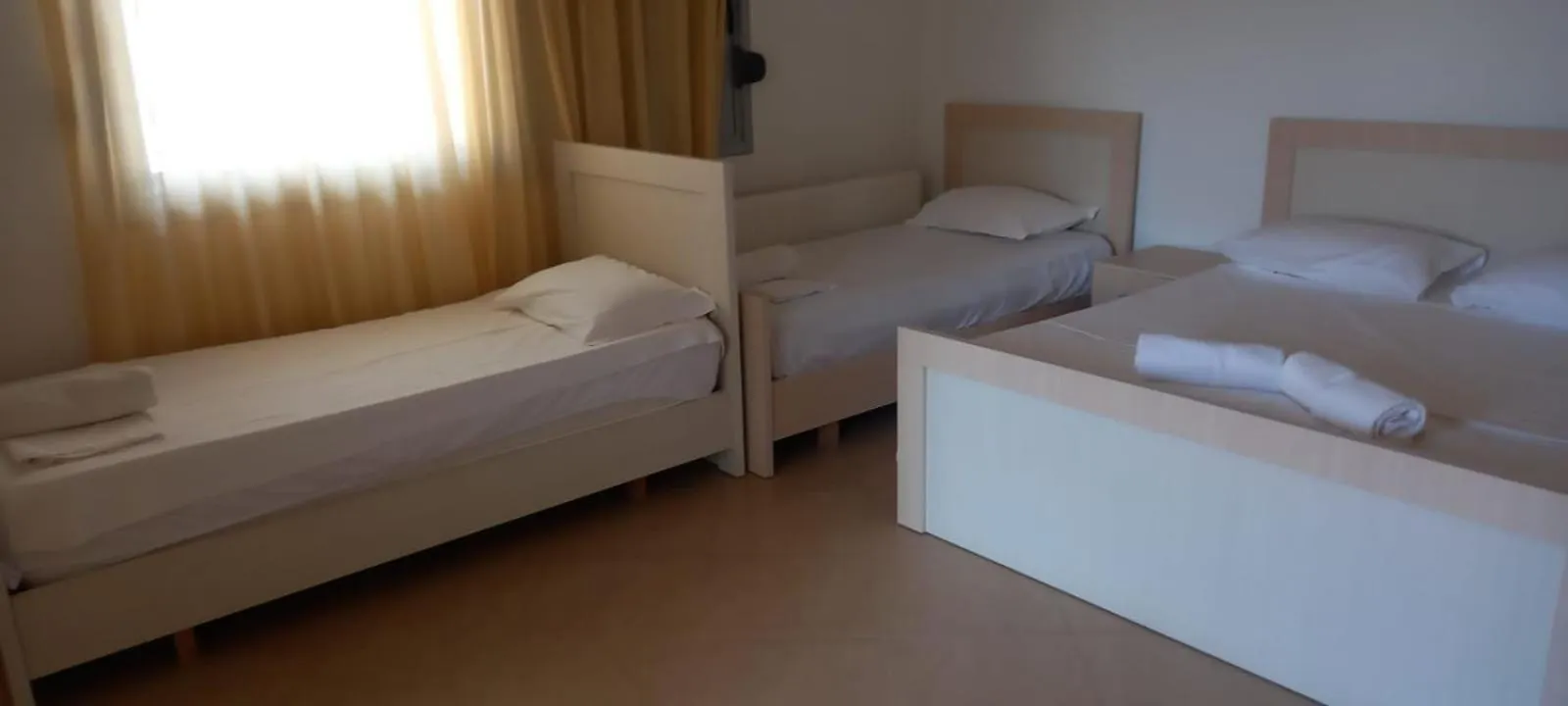 Himara Apartments Albánia